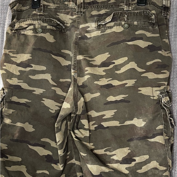 Lee Camouflage Cargo Shorts - Picture 4 of 6